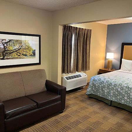 Hometowne Studios And Suites By Red Roof Greensboro Luaran gambar