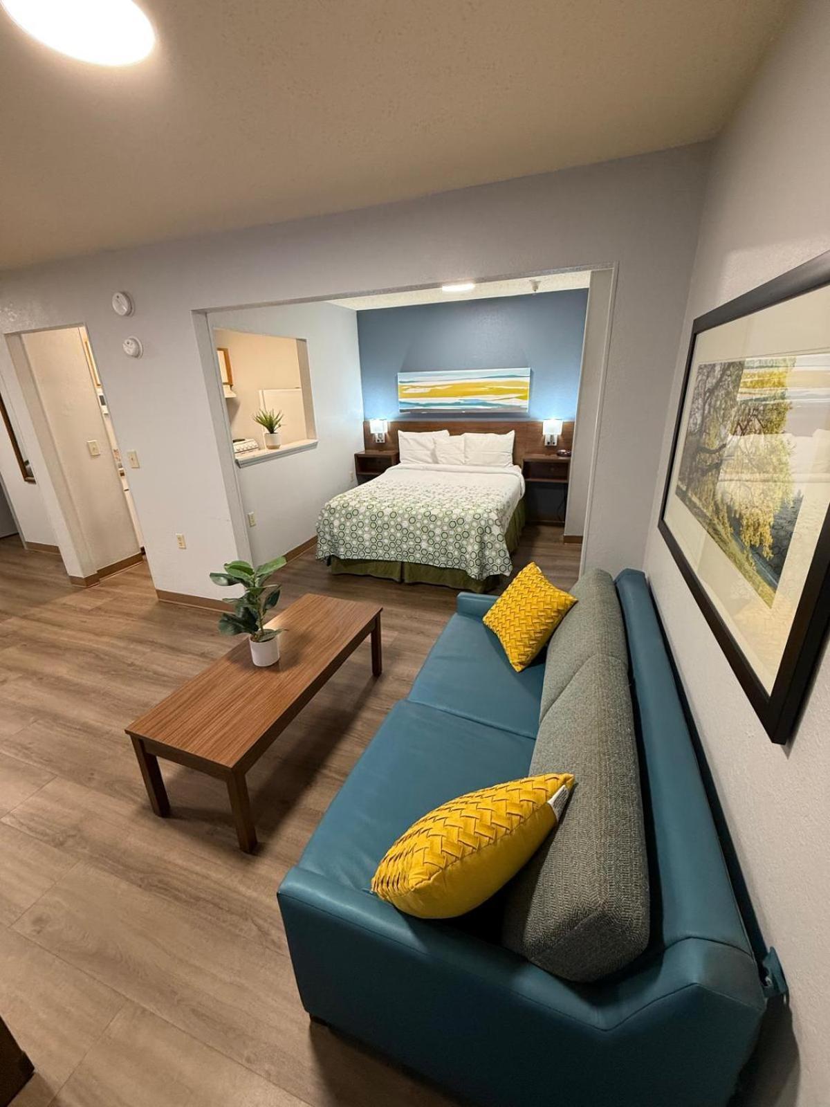Hometowne Studios And Suites By Red Roof Greensboro Luaran gambar