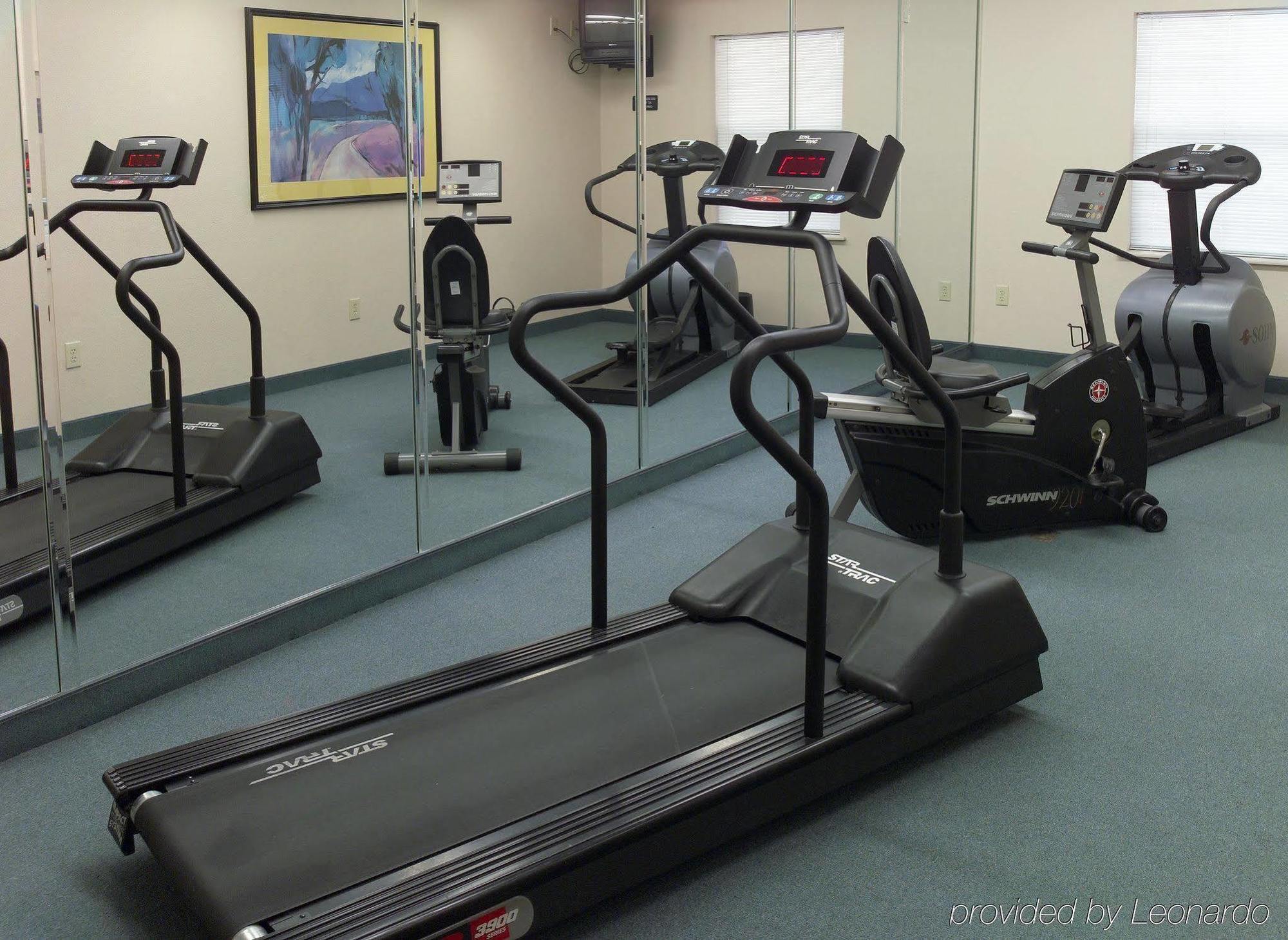 Hometowne Studios And Suites By Red Roof Greensboro Luaran gambar
